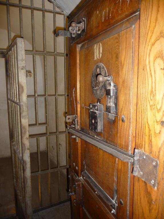 Knast-Hotel Fronfeste Amberg Buitenkant foto