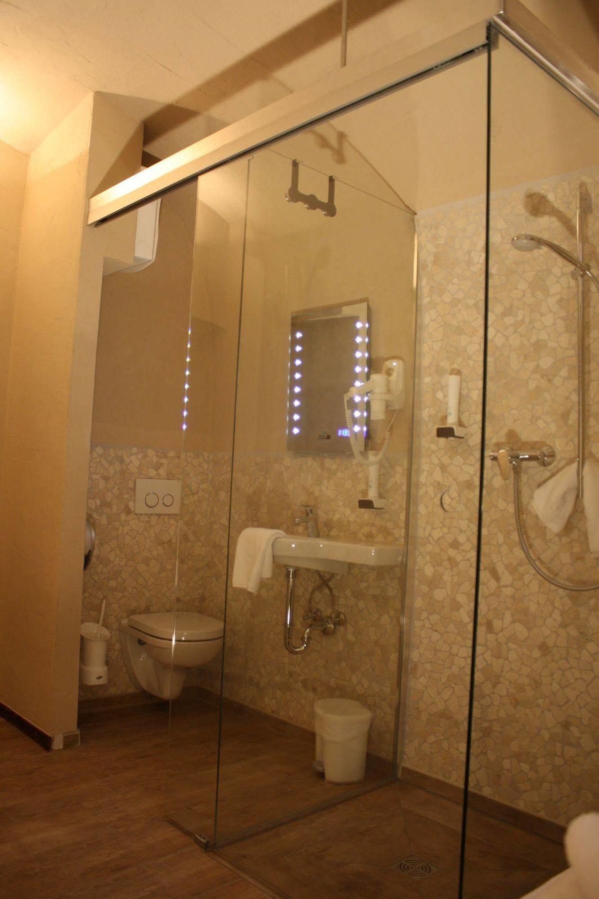 Knast-Hotel Fronfeste Amberg Buitenkant foto