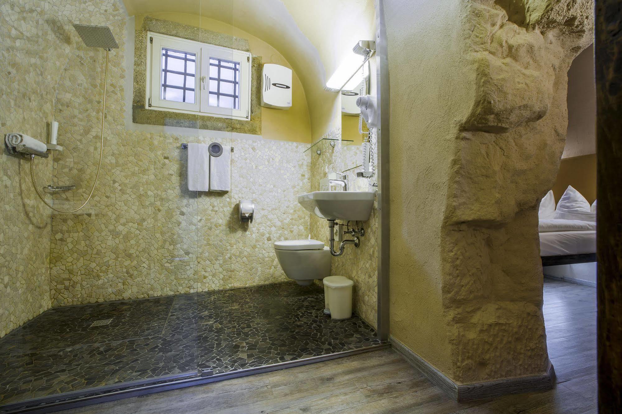 Knast-Hotel Fronfeste Amberg Buitenkant foto