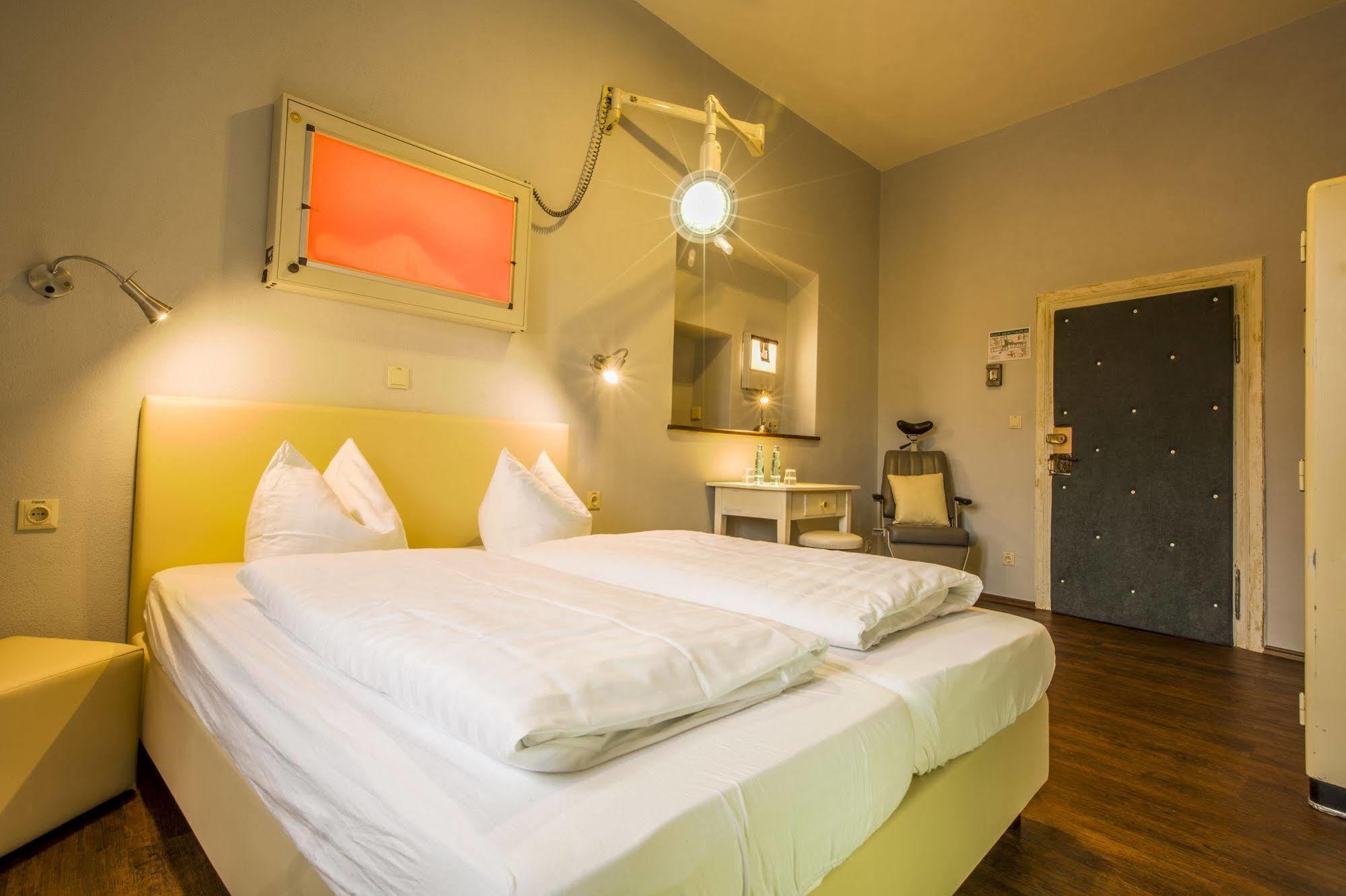 Knast-Hotel Fronfeste Amberg Buitenkant foto