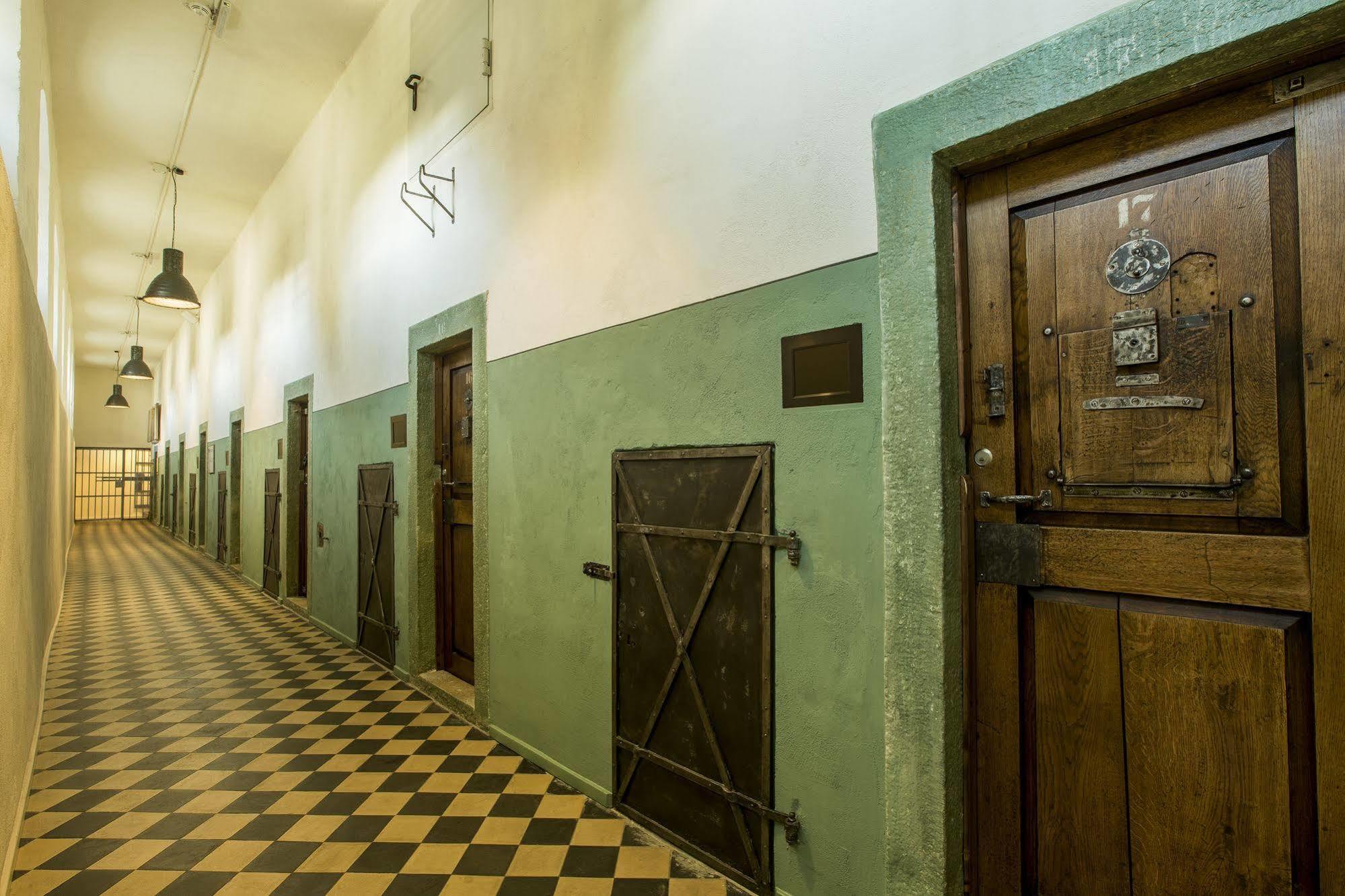 Knast-Hotel Fronfeste Amberg Buitenkant foto
