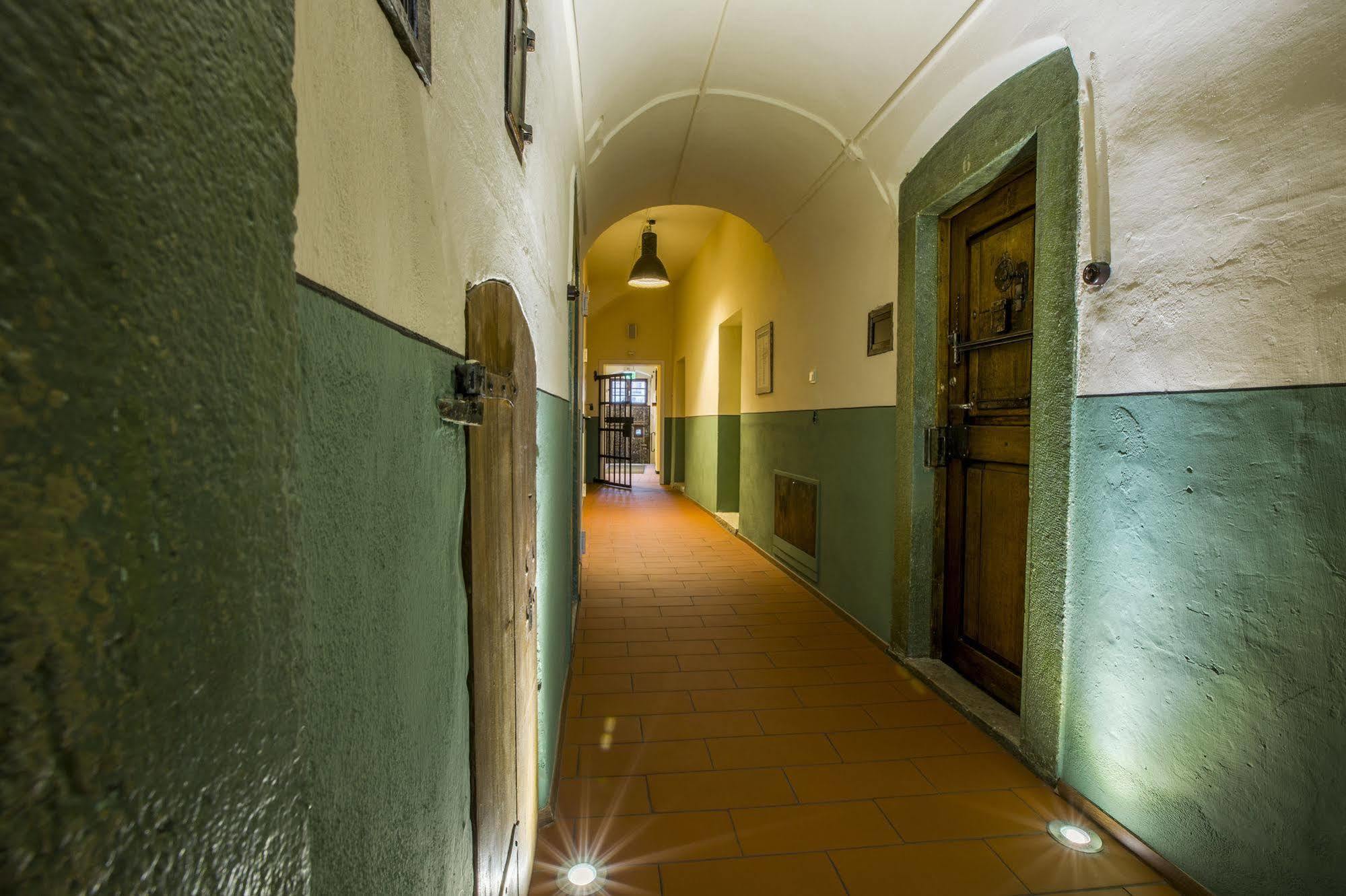 Knast-Hotel Fronfeste Amberg Buitenkant foto
